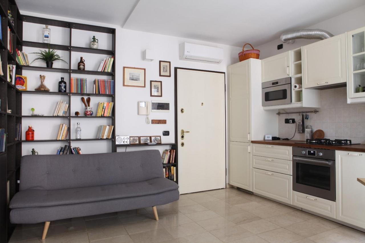 Terrace Apartment Close To Metro Station Milán Exteriér fotografie